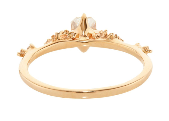 La mode Emerald Cut Diamond Ring, griffe a placé la pierre de Ring With 6×8mm d'engagement
