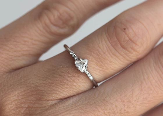 Mode vrai Diamond Jewellery Ring avec l'ODM de pierre de triangle de 4×4mm