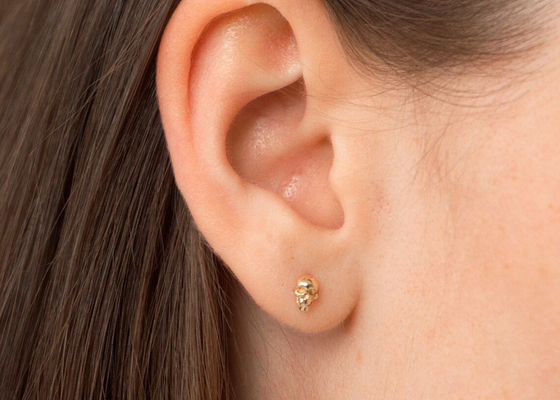 Main de fourche des boucles d'oreille 3×5MM de crâne d'or d'anniversaire plaçant le type ODM