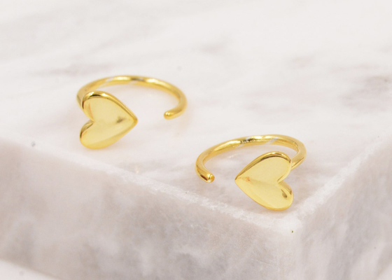 Le coeur minuscule de boucles d'oreille d'or du cercle 9K de Huggie forment Dia Inner 8mm 10.5mm externe