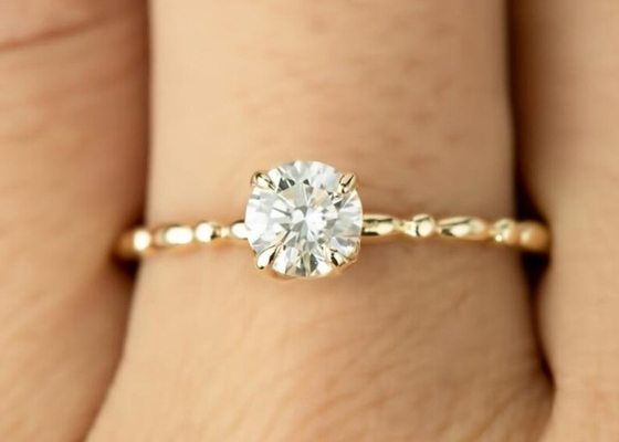 Or Ring With Solitaire Diamond, ODM de 6MM de 0.8ct Moissanite Diamond Rings
