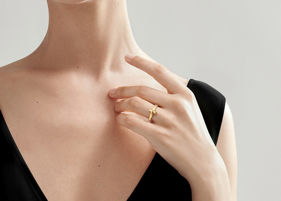 3.89g largeur de l'anneau 2.5mm de bijoux d'or massif du poids 18K pour le mariage de fiançailles
