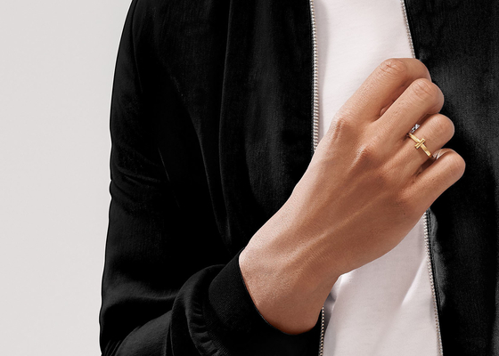 3.89g largeur de l'anneau 2.5mm de bijoux d'or massif du poids 18K pour le mariage de fiançailles