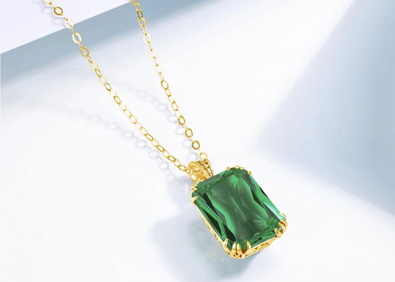 Colliers d'or du cru 14K 2.67ct 8×10mm avec Emerald Pendant naturel
