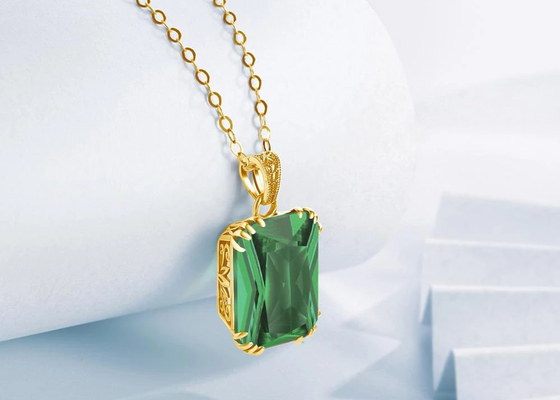 Colliers d'or du cru 14K 2.67ct 8×10mm avec Emerald Pendant naturel
