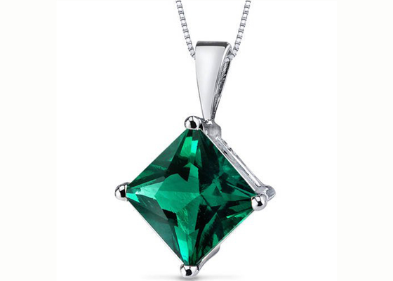 taille naturelle de 2.2ct Emerald Pendant Necklace Princess Cut 7×7mm