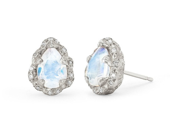 La baisse de l'eau a facetté des boucles d'oreille de l'or 9K avec le vrai diamant de 6×8MM Moonstone
