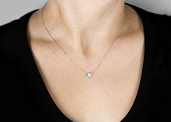 style d'encadrement de coeur de colliers d'or de 16inch 14K avec 6x6mm Moissanite